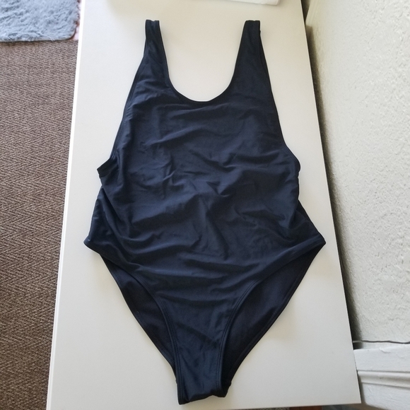 ASOS Missguided | Swimsuit Cutout in Back - Picture 3 of 8